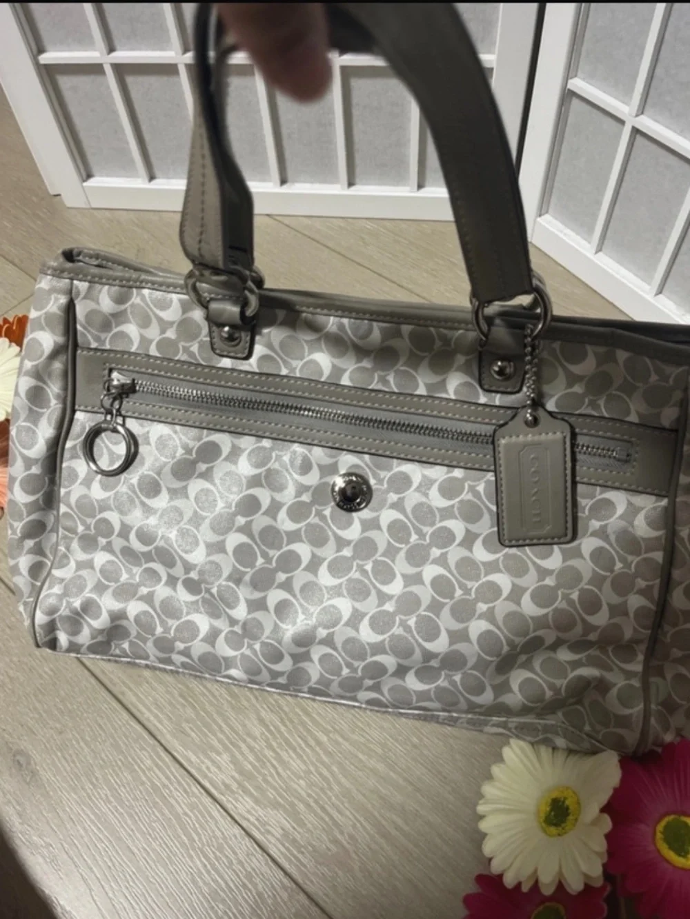 Preloved [100% Authentic] Coach Chelsea Bias Signature Tote